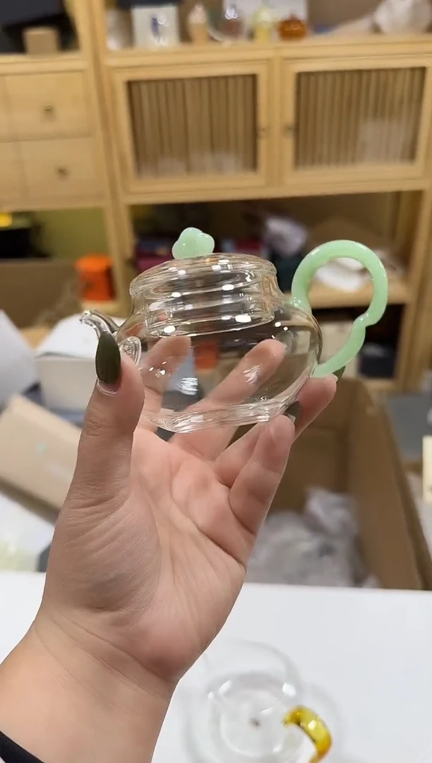 绿玉瑞云壶