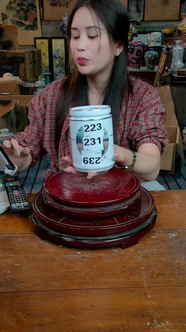 摆件景德镇陶瓷摆件在机场小茶叶罐