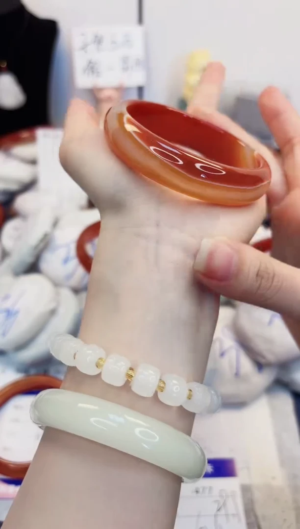 【闪购商品】石英质玉手镯未镶嵌477-玛瑙圈口60