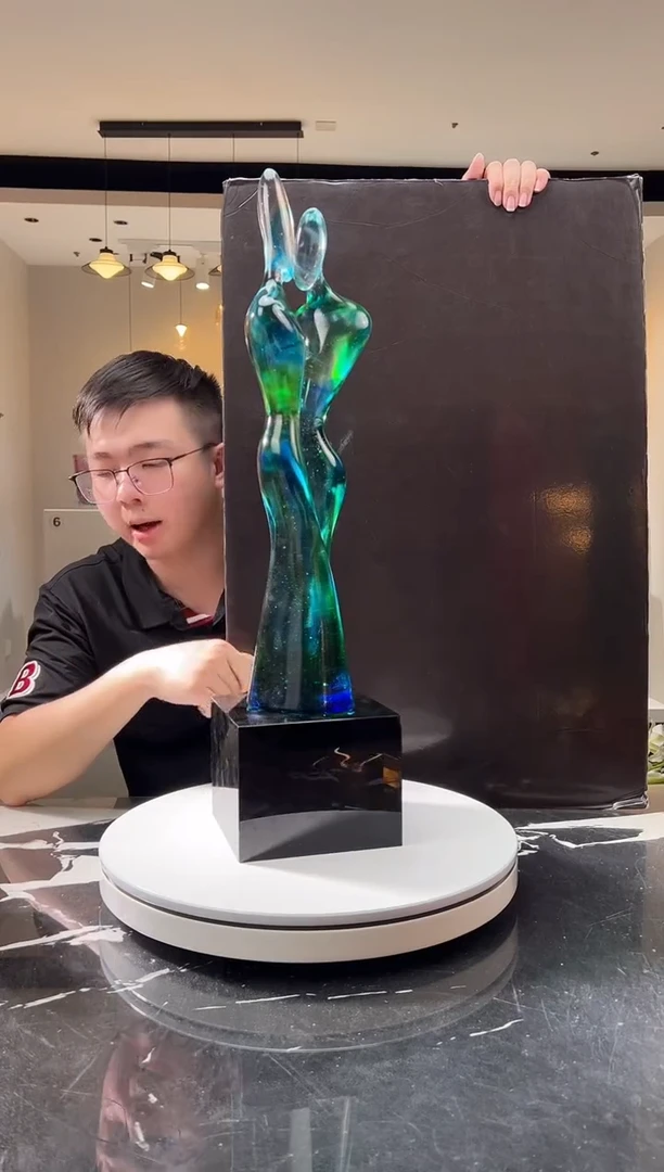 摆件巴比特美学 拥抱加底座