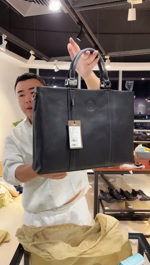 头层牛皮韩爵绅士包包皮具778