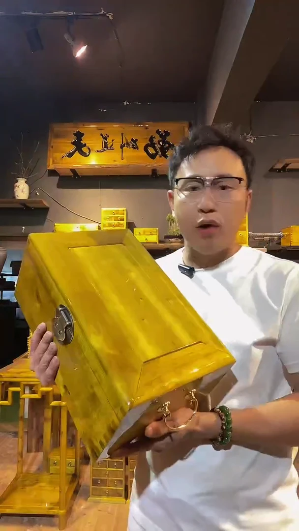 木金丝楠木制品大号彩礼箱40.25.17