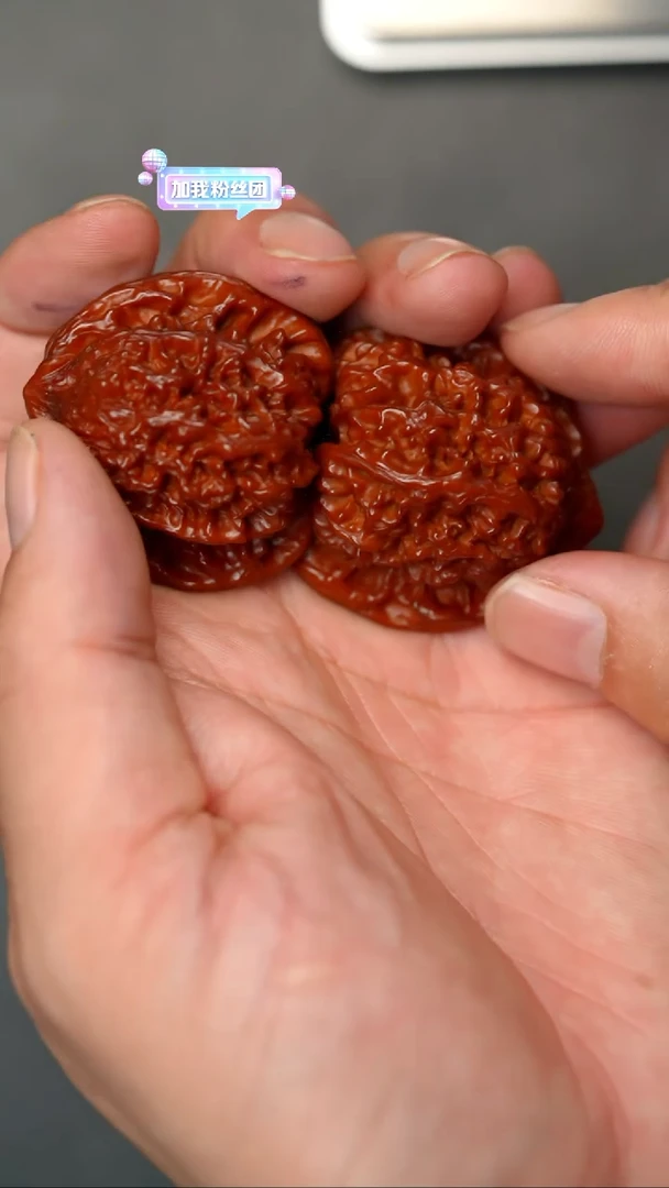 文玩核桃把件红核桃满天星39