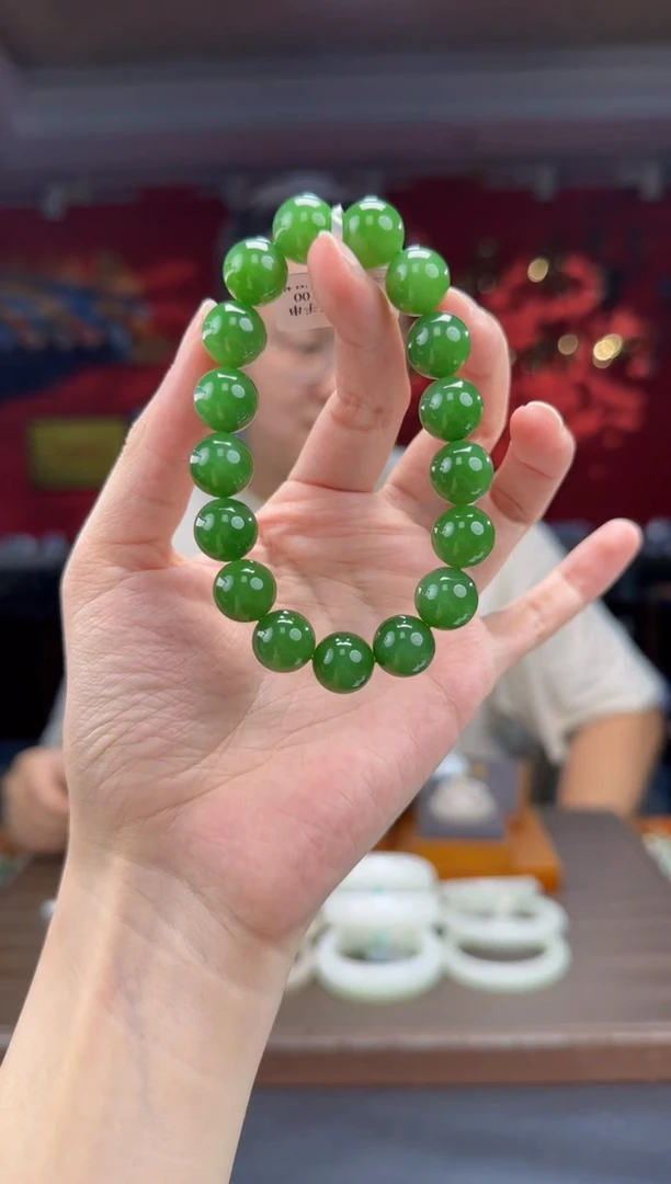 未镶嵌手串和田玉碧玉辣绿单圈手串