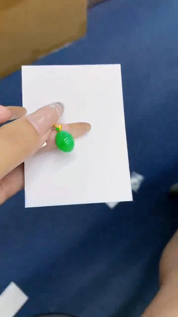 颈饰18K金镶嵌翡翠1
