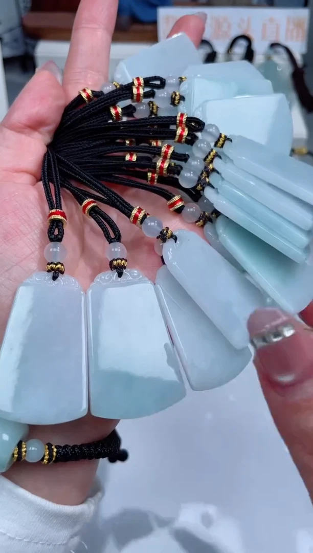 颈饰未镶嵌翡翠吊坠团购多样性发一件