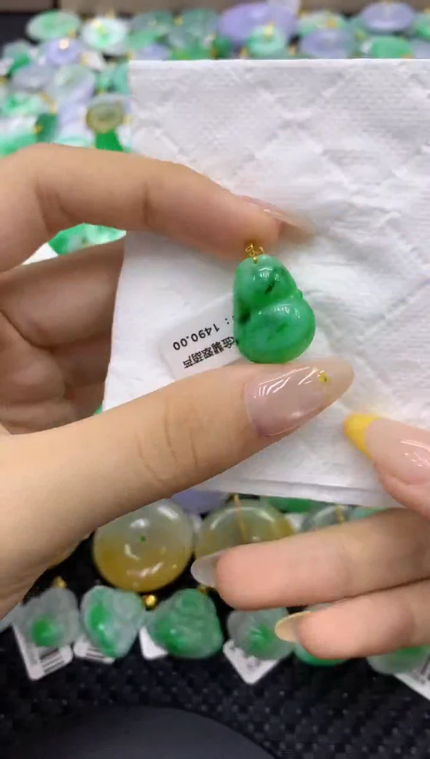 颈饰18K金镶嵌翡翠天然缅甸翡翠A货