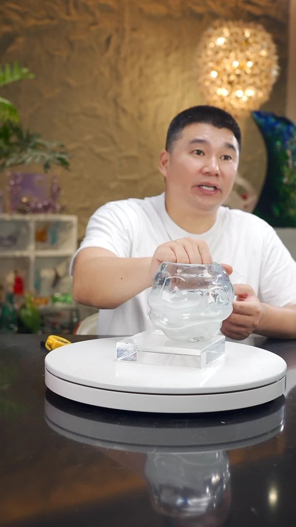 摆件N****赵福利白色小花瓶