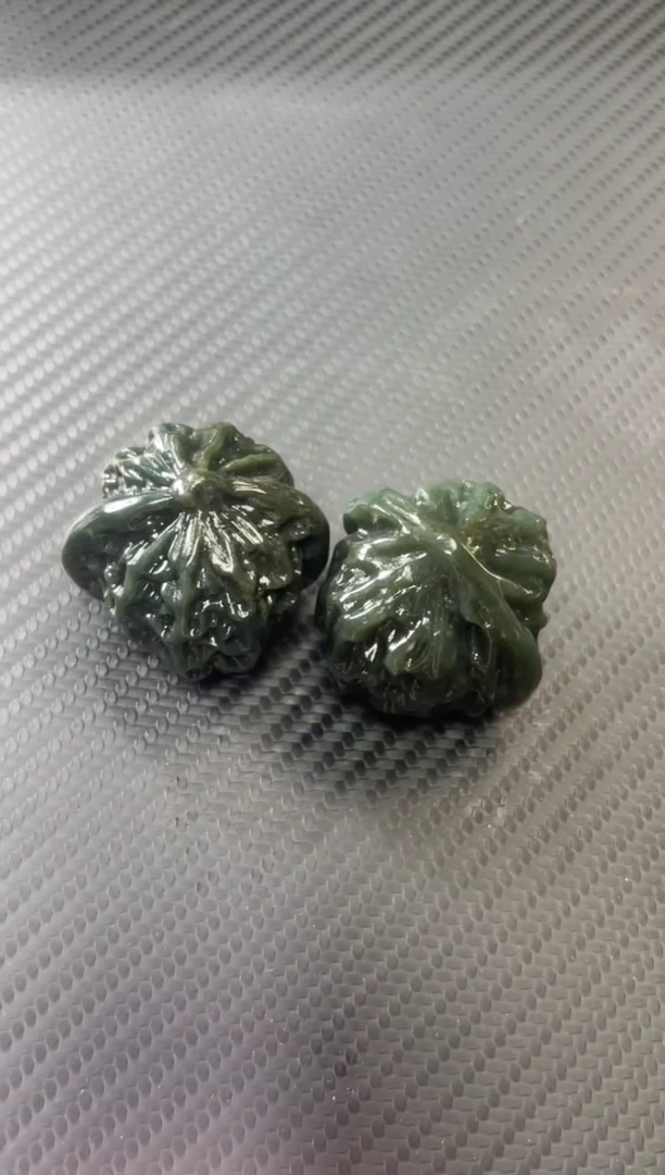 和田玉未镶嵌把件非*若羌微色差核桃一对