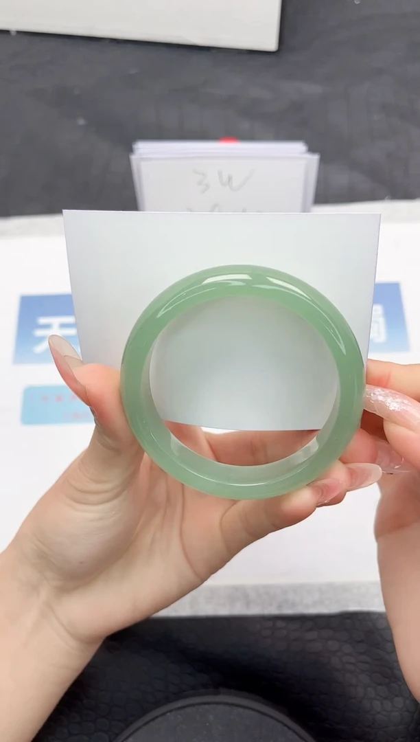 【闪购商品】石英质玉手镯未镶嵌N225-56.2