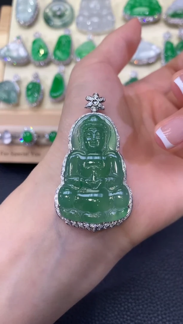 翡翠18K金镶嵌吊坠(不含链)夏日珠宝A131