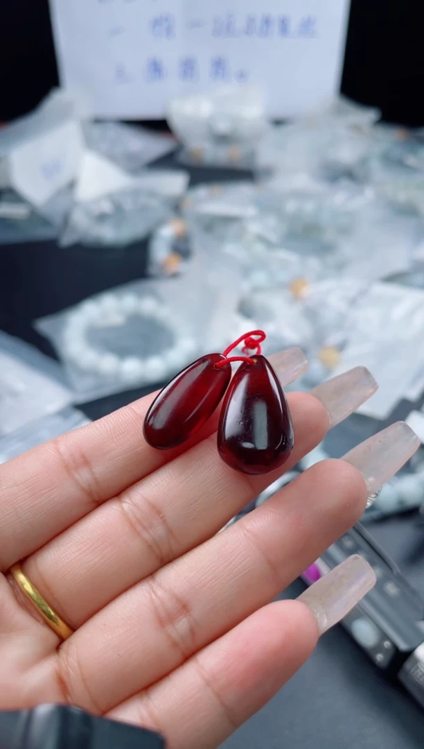 未镶嵌琥珀戒指血泊挂件