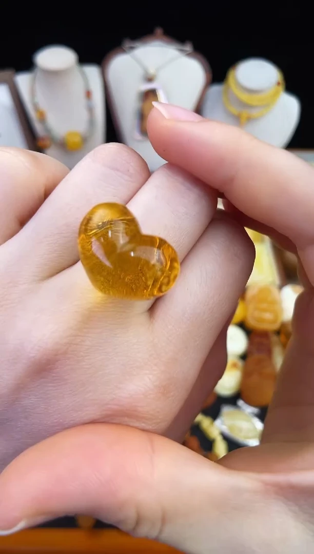 琥珀未镶嵌珠宝奇石柒月