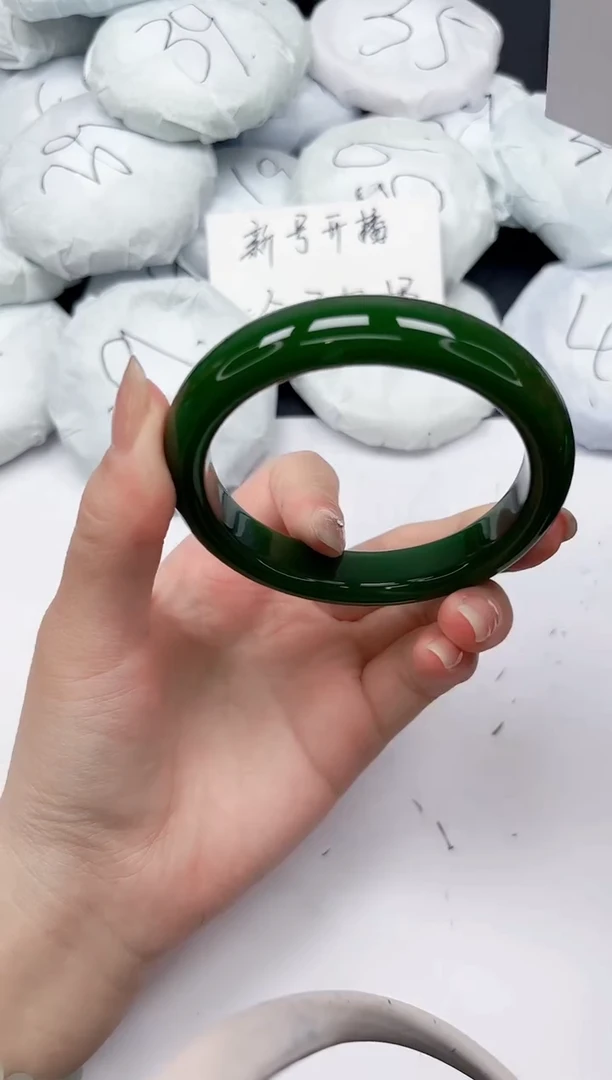 未镶嵌手镯石英质玉A123/62.3