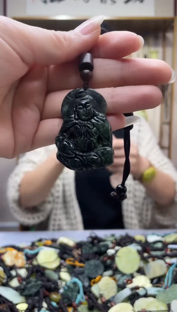 未镶嵌岫玉吊坠·