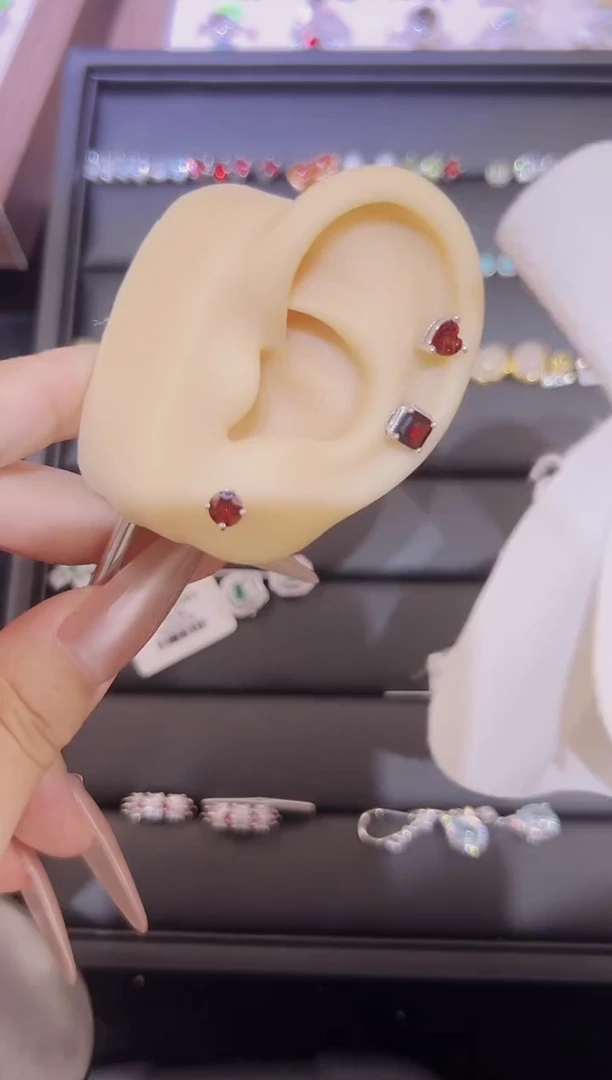 石榴石耳钉银S925镶嵌白*夢石榴石耳钉