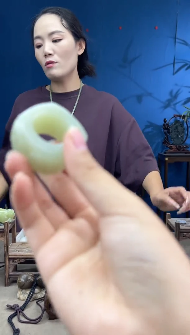 和田玉未镶嵌颈饰1