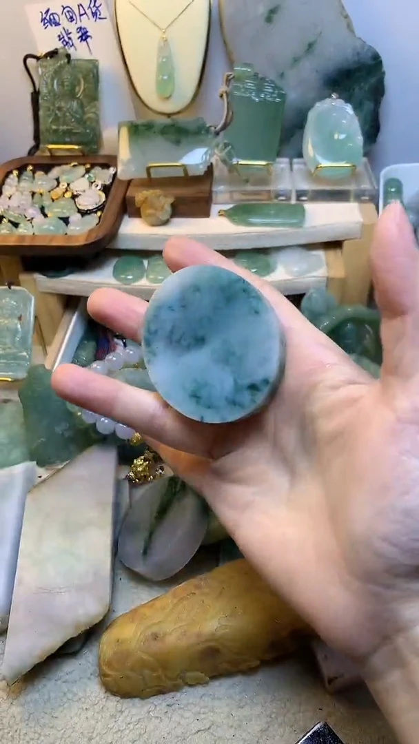 未镶嵌挂件翡翠房 缅甸A货翡翠，没有运费险