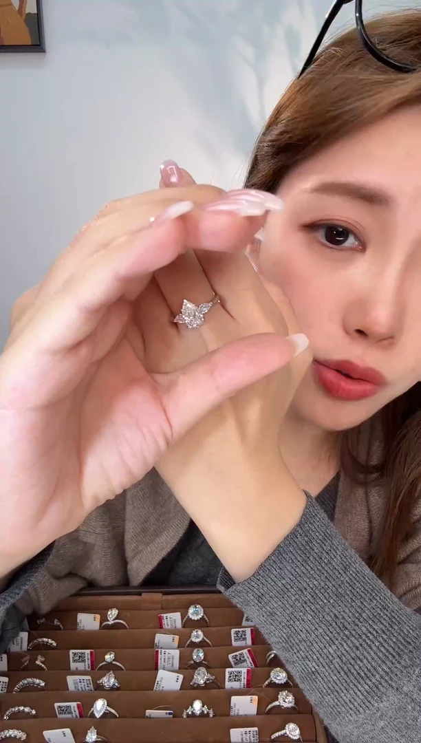 铂Pt950镶嵌实验室培育钻石pt950水滴三生石戒指2ct