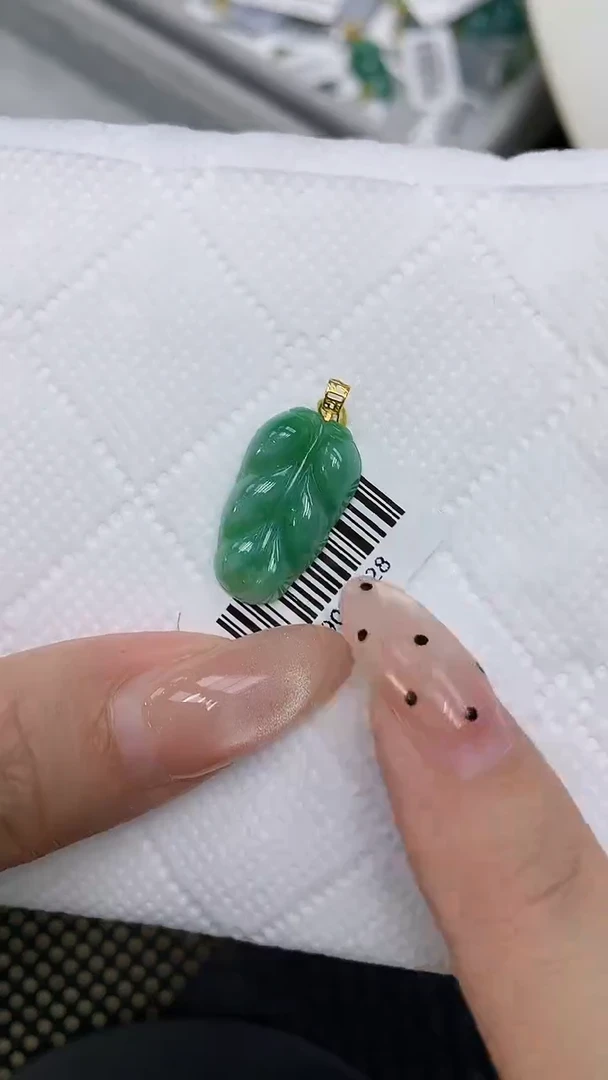 颈饰18K金镶嵌翡翠1111111111