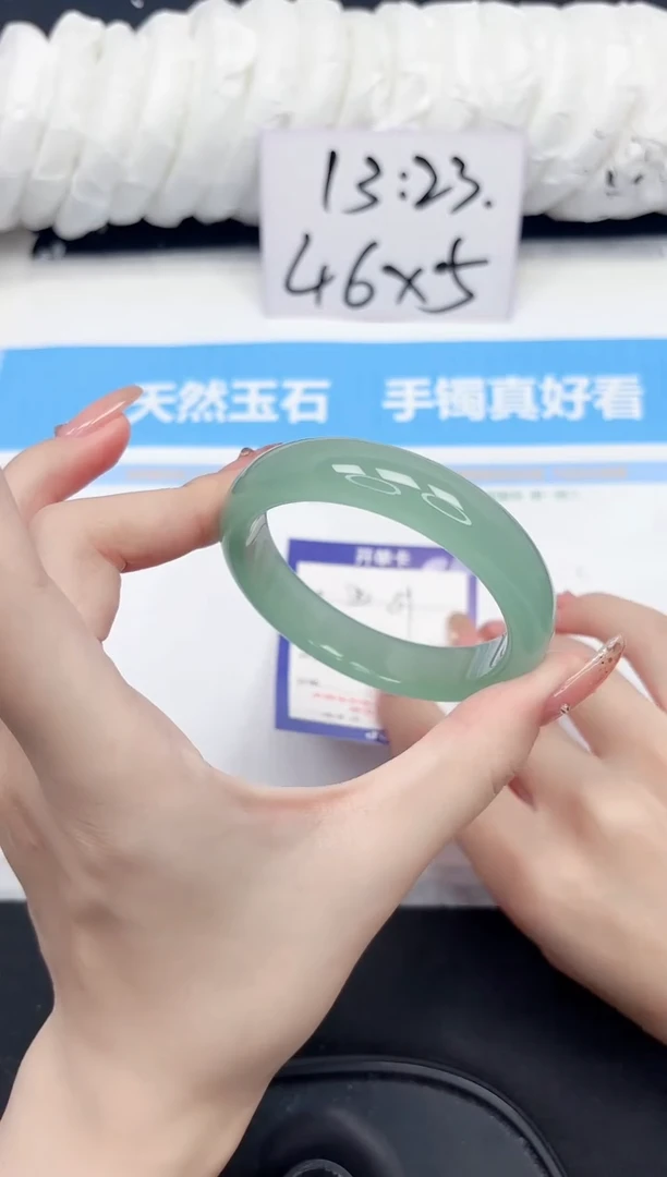 未镶嵌手镯石英质玉9-56