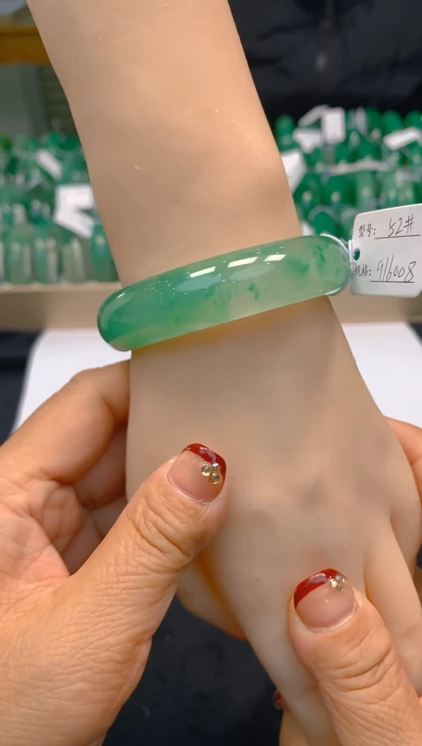 【闪购商品】石英质玉手镯未镶嵌冰美人非洲翠A货