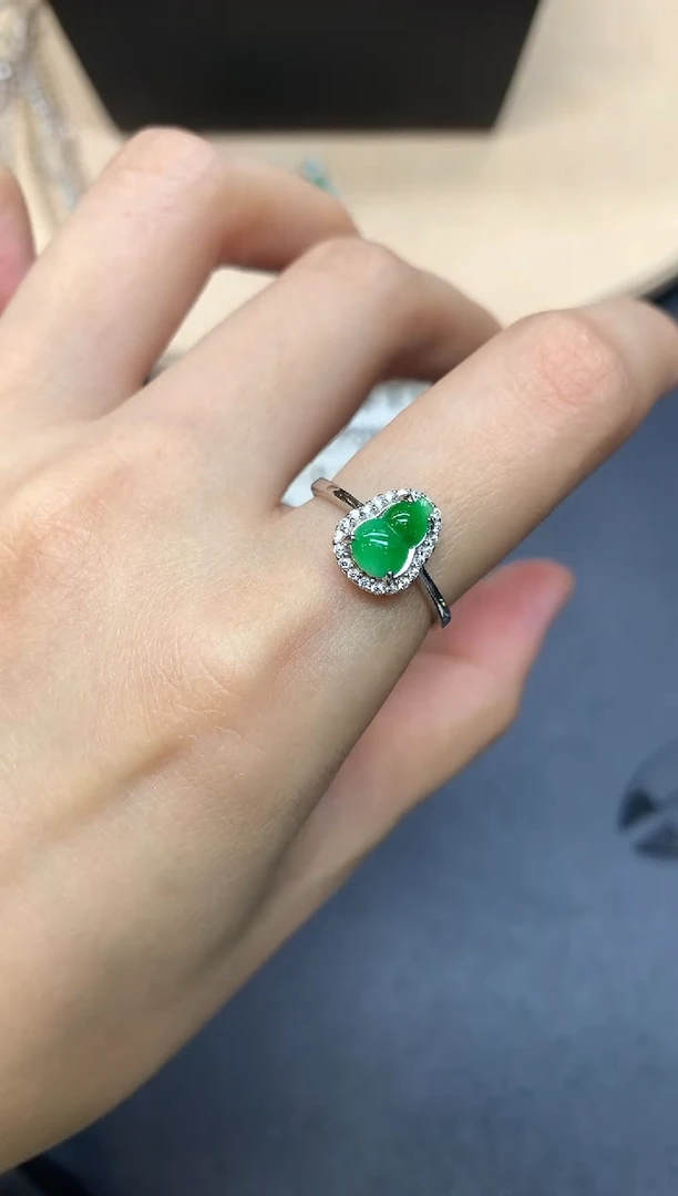 翡翠戒指银S925镶嵌葫芦【无服务费】