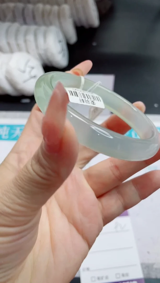 石英质玉手镯未镶嵌92