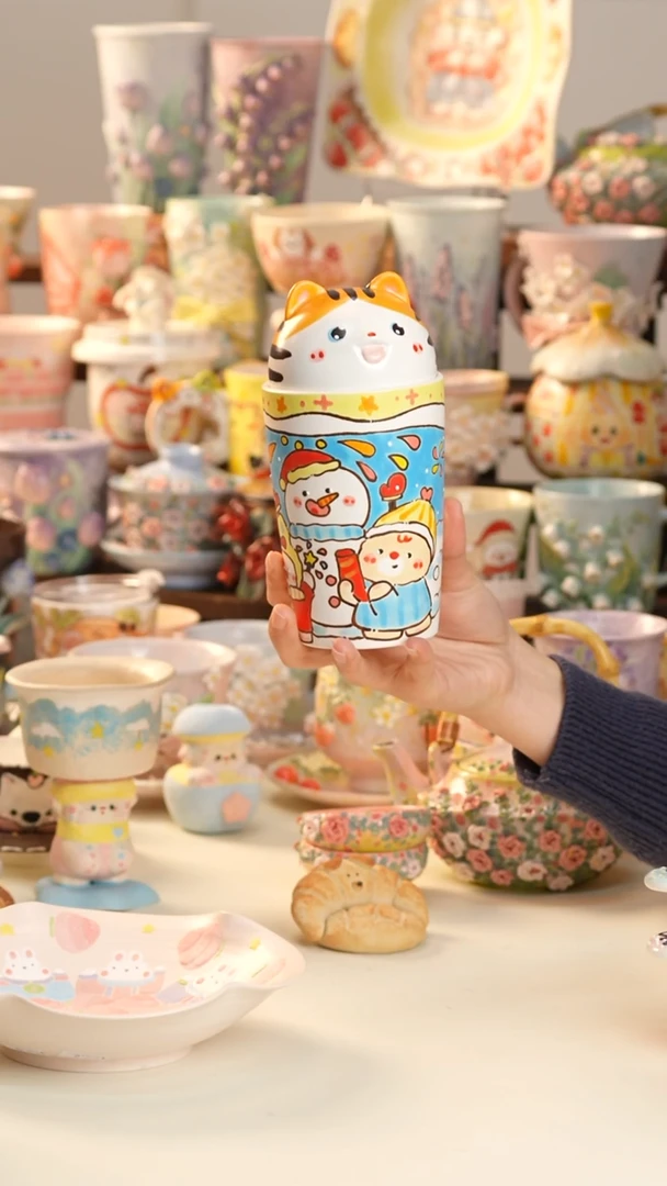 摆件陶景德镇釉下彩手绘设计师款陶瓷