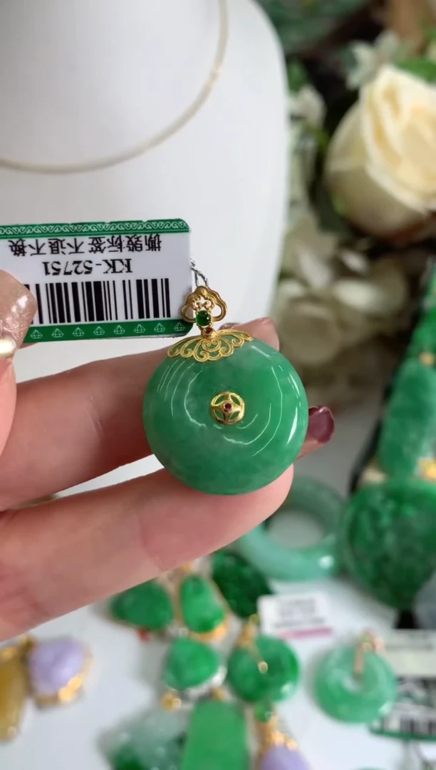 【闪购商品】翡翠吊坠(不含链)18K金镶嵌挂件