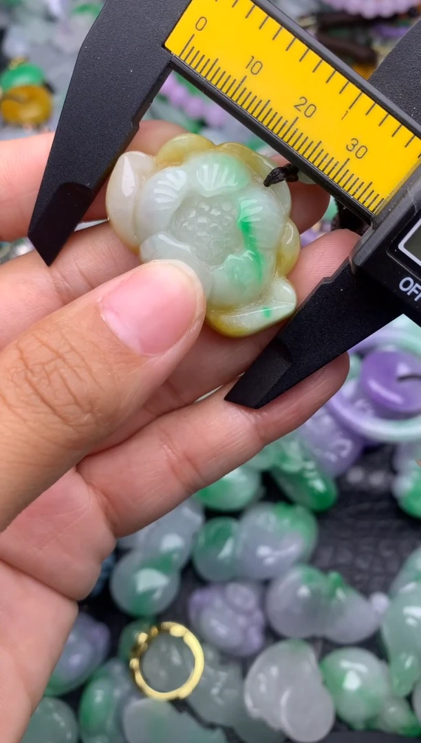 颈饰未镶嵌翡翠缅甸翡翠吊坠