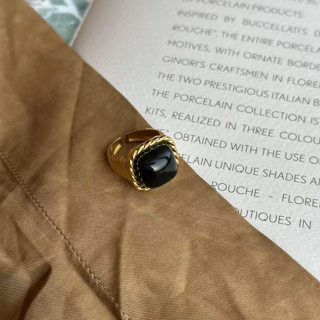 月球来信方块和田玉青花镶嵌戒指