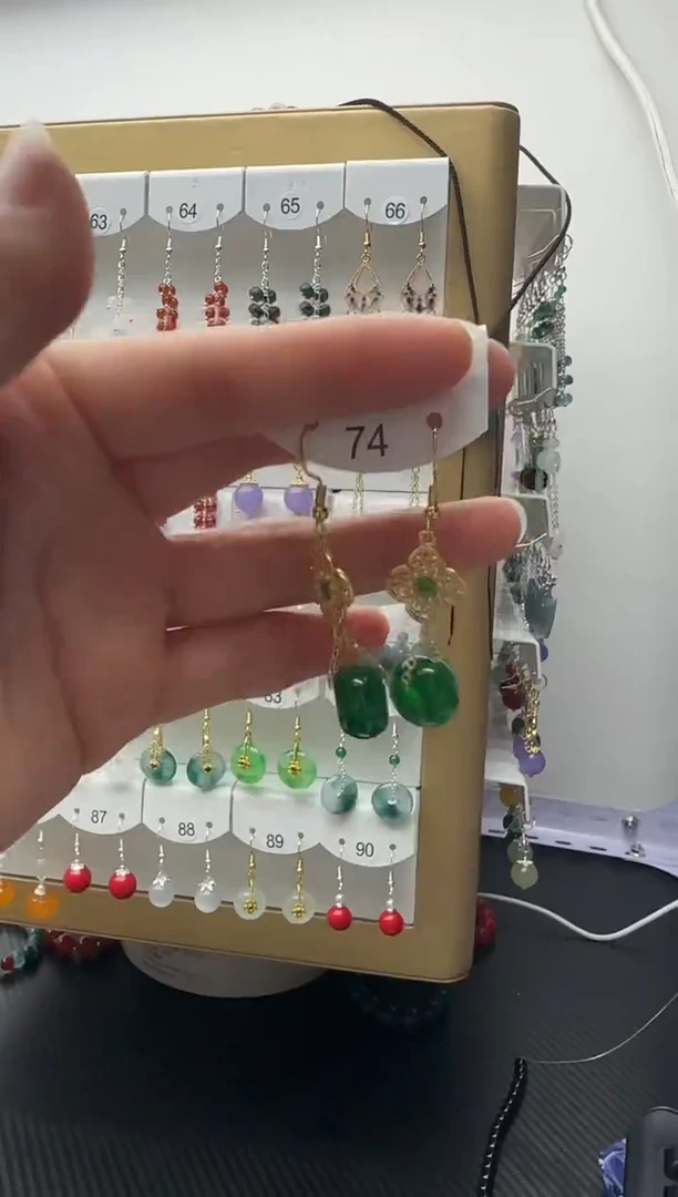 未镶嵌石英质玉（非洲翠）耳坠74