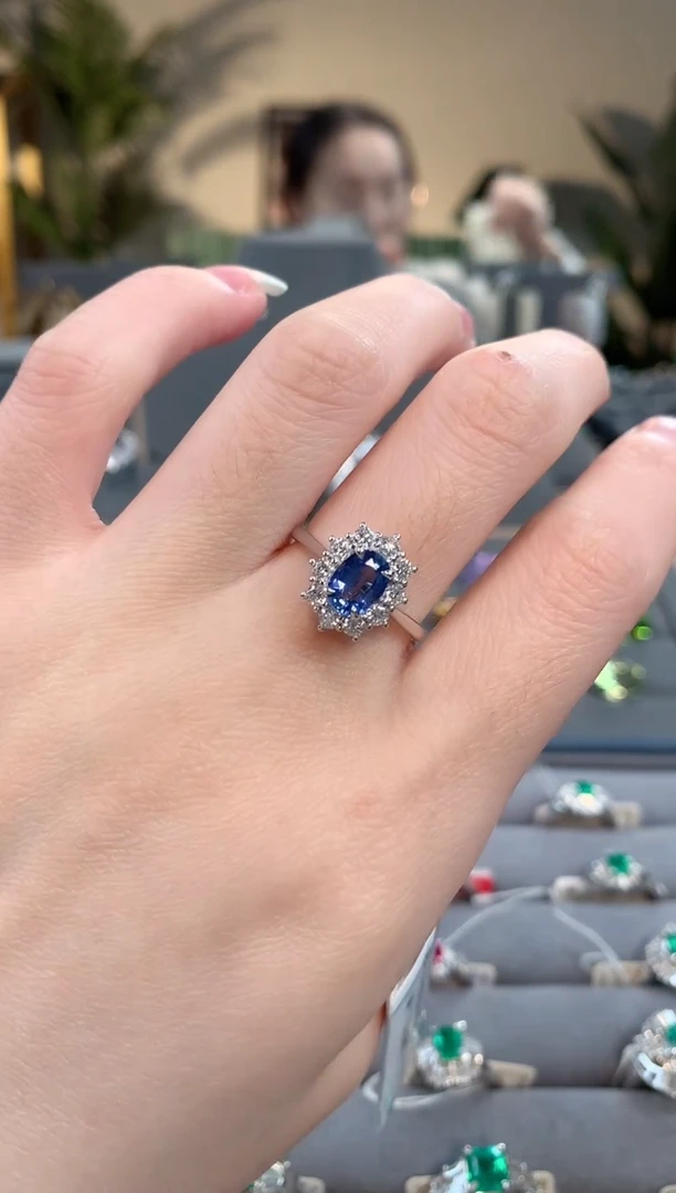 【闪购商品】蓝宝石戒指18K金镶嵌蓝宝石