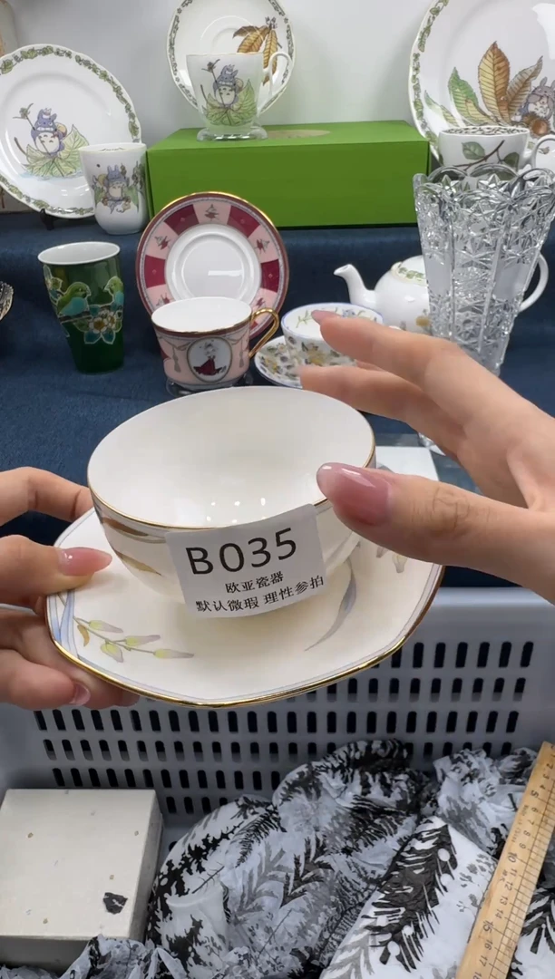 瓷片Y****o瓷片瓷片瓷片 B035