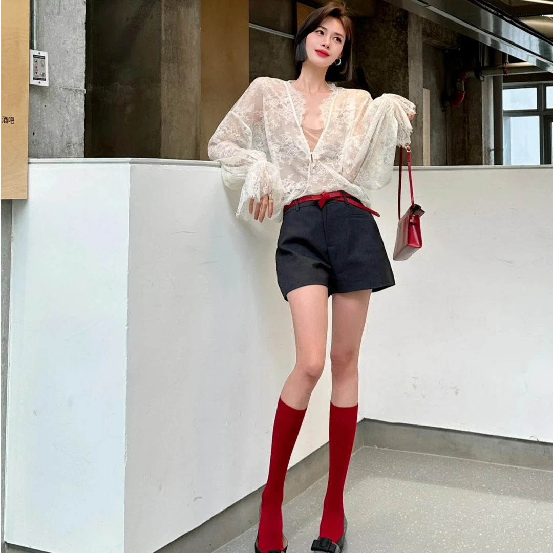 法式长袖蕾丝上衣女装春季2025新款高腰显瘦休闲阔腿短裤两件套装