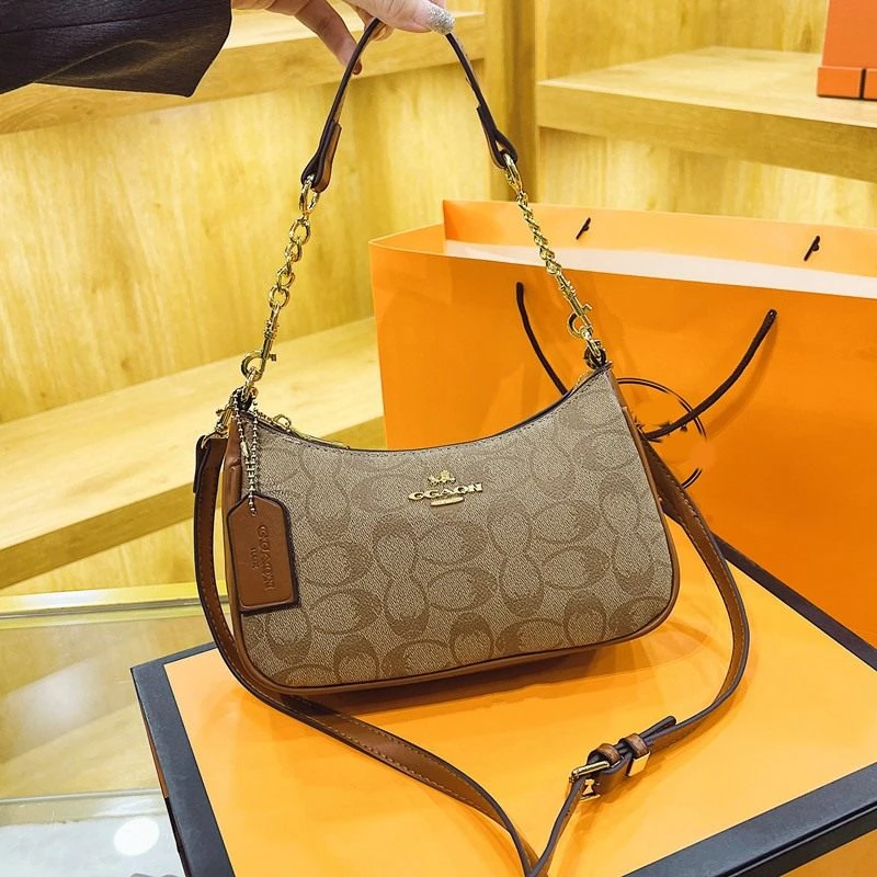 620  棕色 （长24厘米高15厘米）时尚百搭包包（无礼盒）