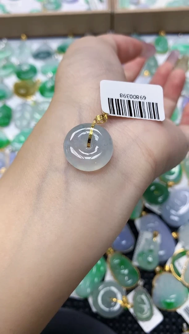 翡翠18K金镶嵌颈饰1111111111