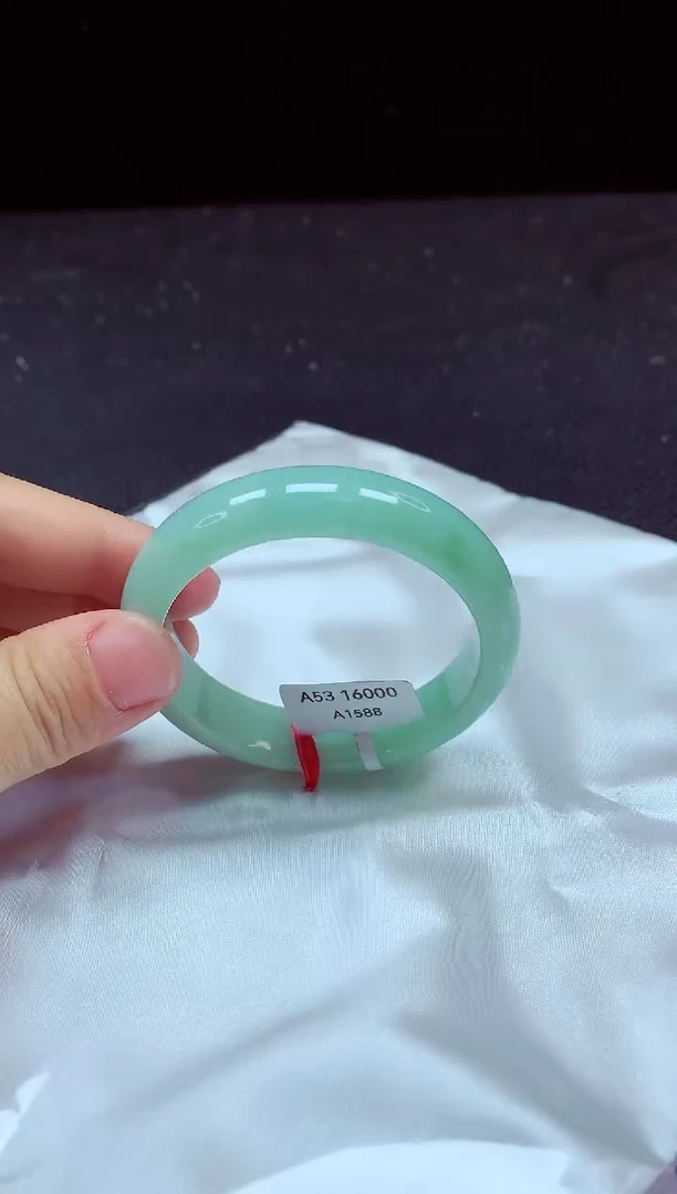 【闪购商品】翡翠手镯未镶嵌镯子53+