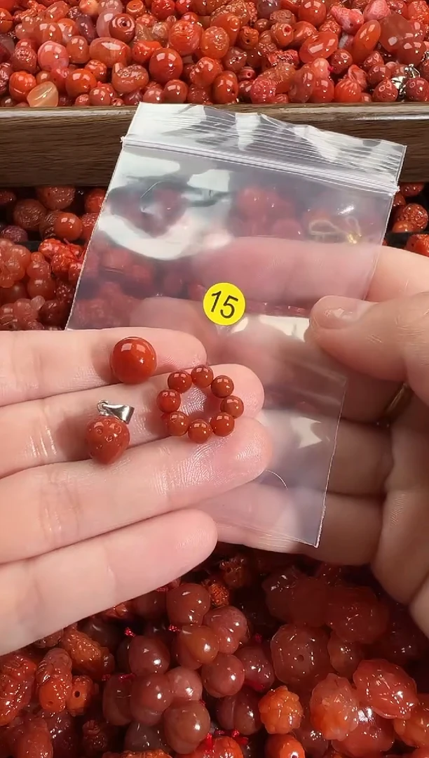 颈饰未镶嵌南红玛瑙1