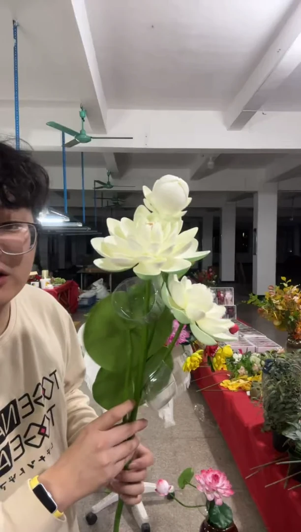 【闪购商品】仿真花束荷花1束