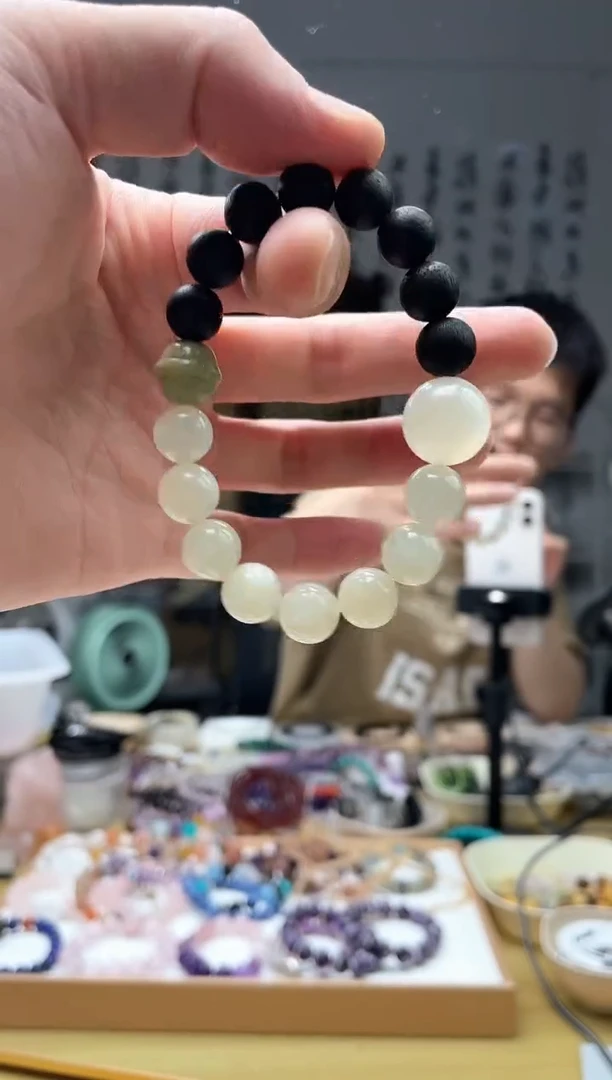 水晶手串未镶嵌月光石 降真香