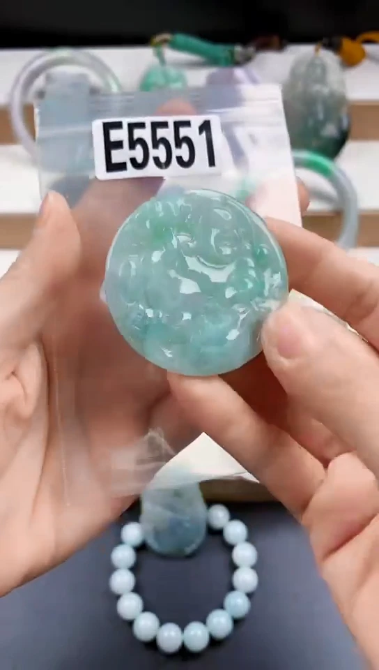 颈饰未镶嵌翡翠天然翡翠吊坠挂件