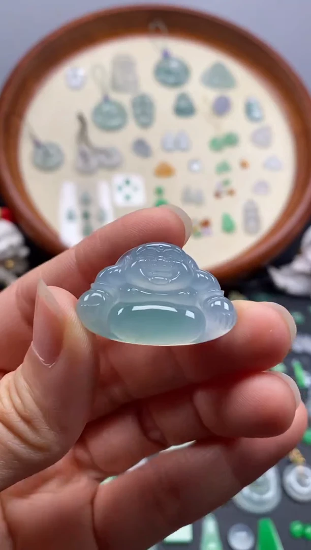 颈饰未镶嵌翡翠晴緑佛公/芬