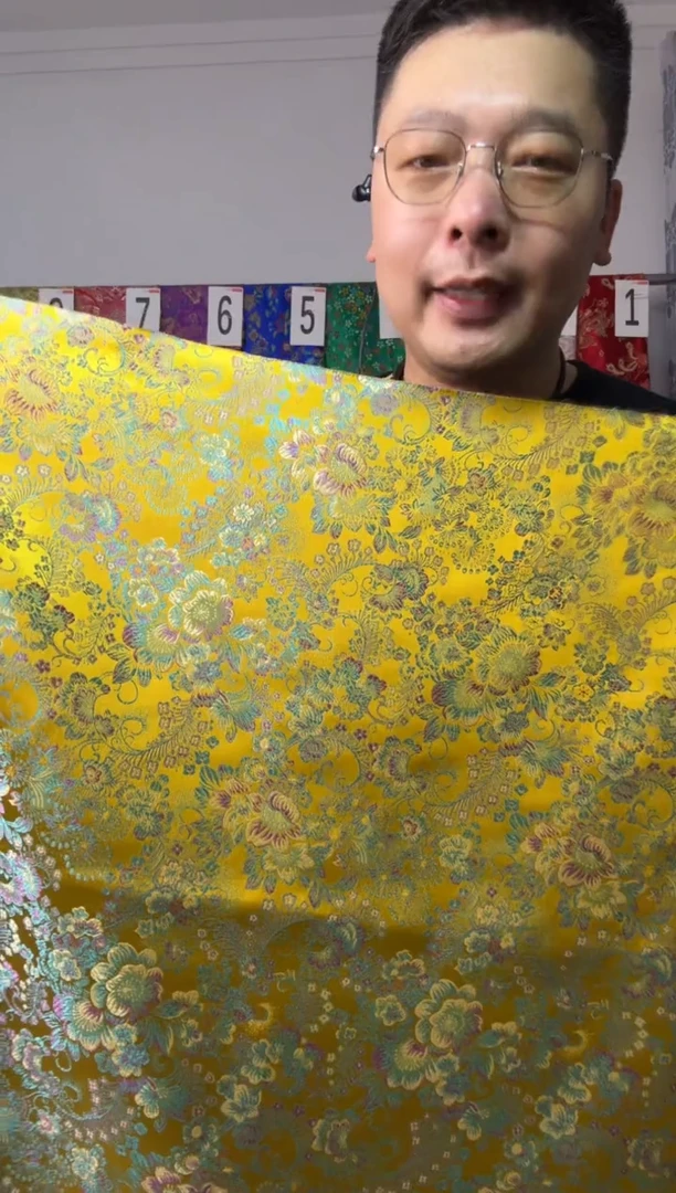 混纺织锦缎60公分长  宽110