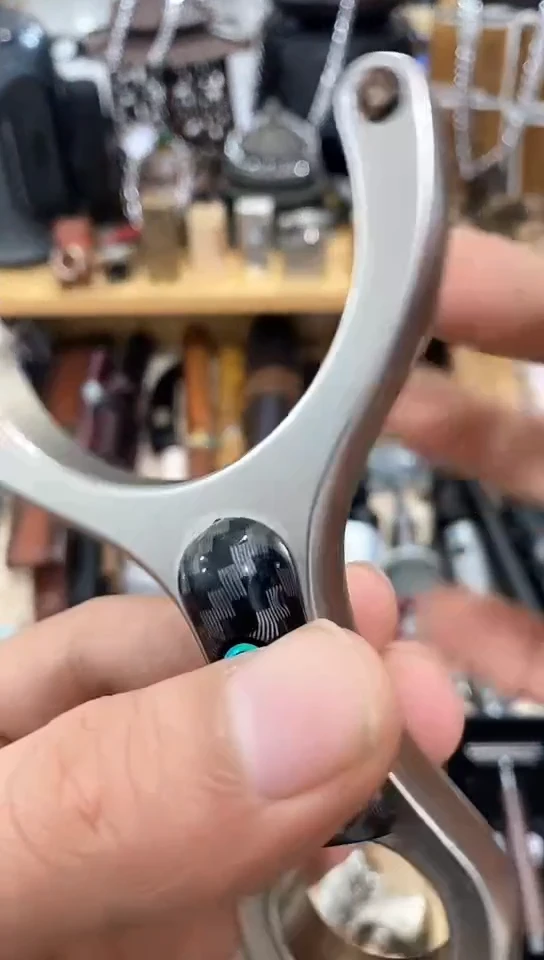 瓷片闪购商品  如图所示