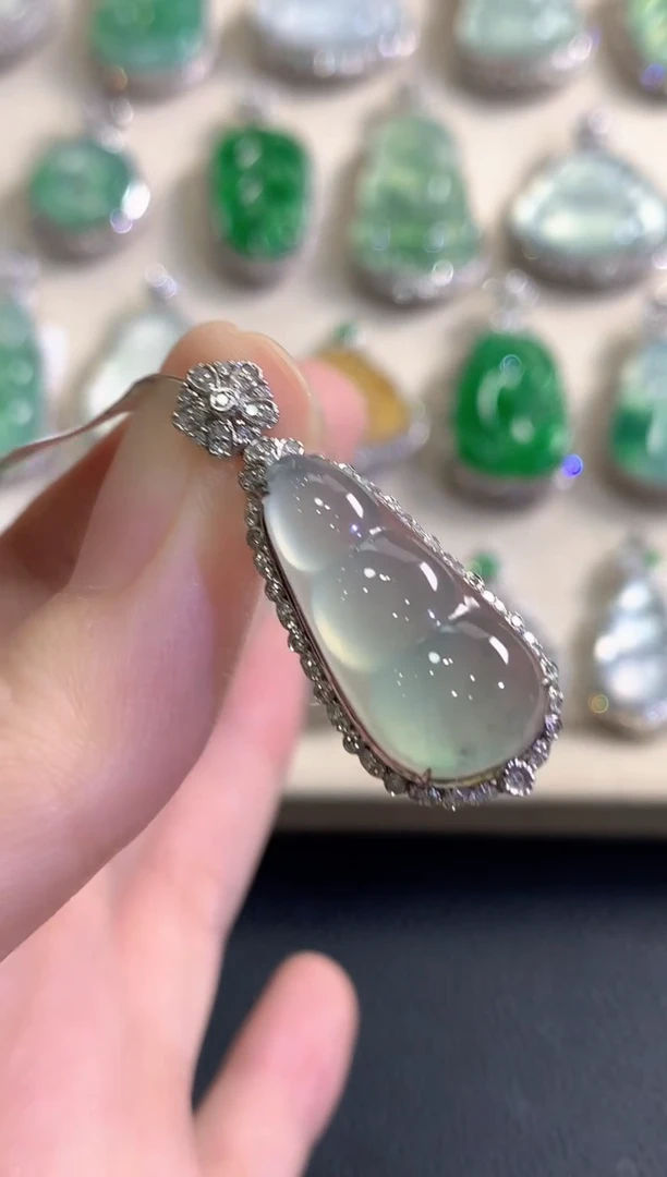 吊坠(不含链)18K金镶嵌翡翠秋日珠宝W27