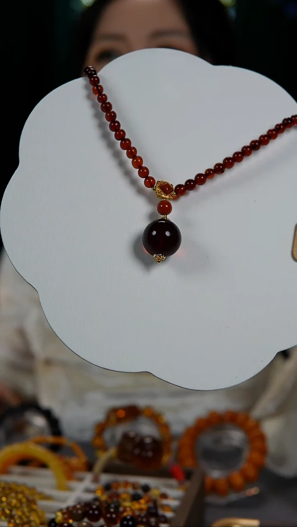 琥珀颈饰未镶嵌血珀吊坠（20+.6.50）