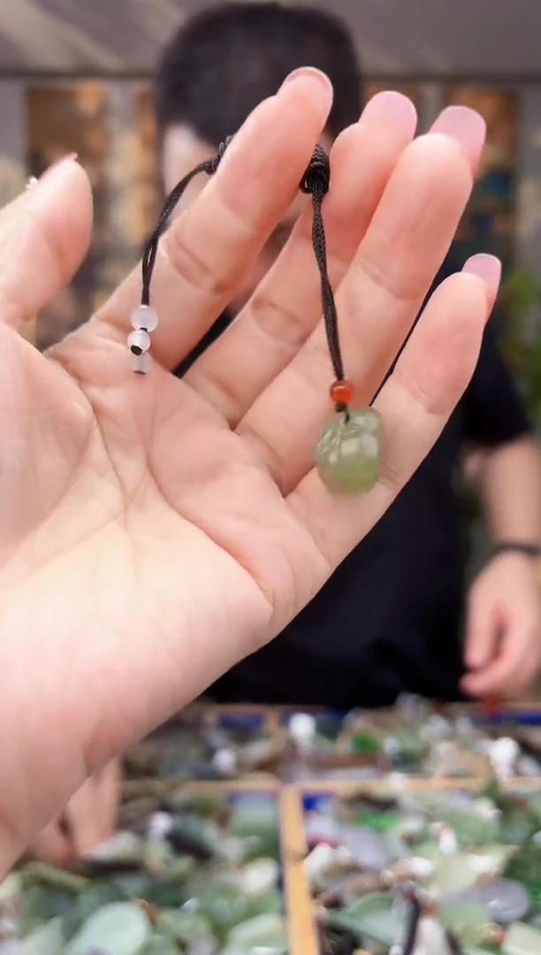 和田玉未镶嵌挂件拍一发一