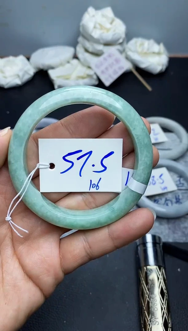 未镶嵌手镯翡翠106